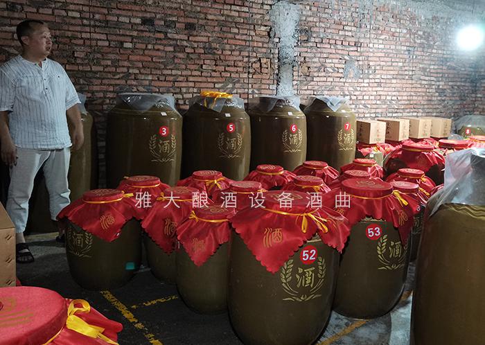 時(shí)間賦予白酒不可復(fù)制的特征，也給蒸餾釀酒設(shè)備酒坊帶來更多利潤(rùn)4