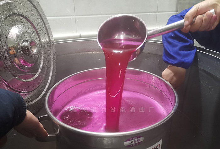 將發酵好的果酒進行滅菌處理