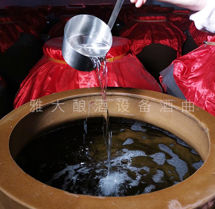 雅大釀酒設備釀酒師教穇子釀酒