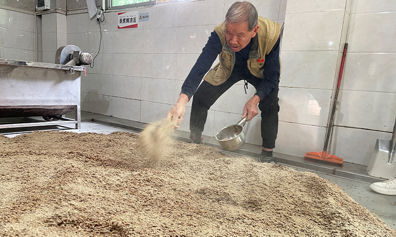 沒學歷沒技術用燒酒設備做酒前景如何 2