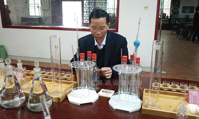白酒苦味調控與風味平衡，來自老師傅的釀酒經(jīng)驗分享 8