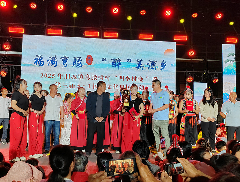 四兄弟返鄉干大事！一套智能設備帶火老酒坊，帶富一個村 7