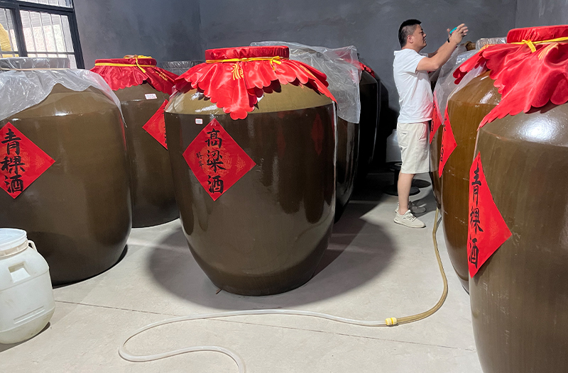 四兄弟返鄉干大事！一套智能設備帶火老酒坊，帶富一個村 9